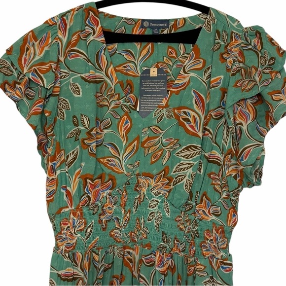 Democracy Double Flutter Sleeve Dress - Picture 6 of 8